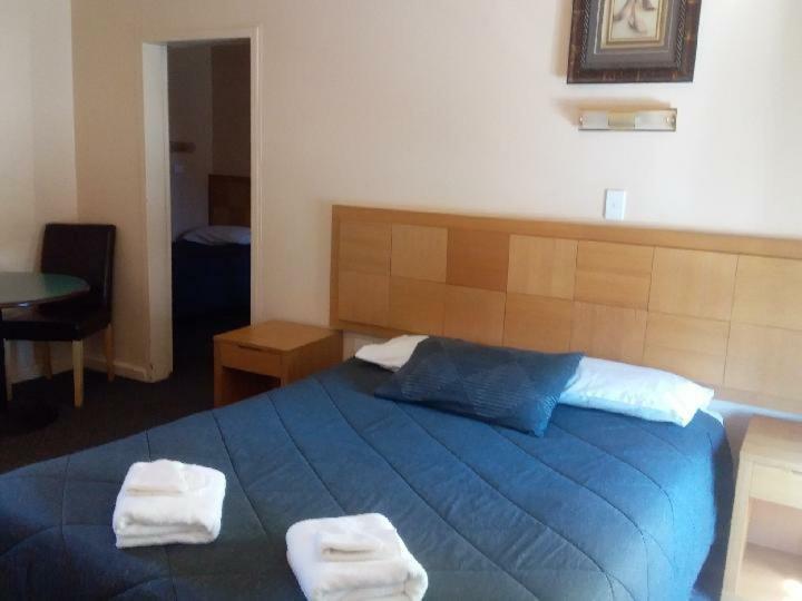 Desert Sand Motor Inn Броукън Хил Екстериор снимка